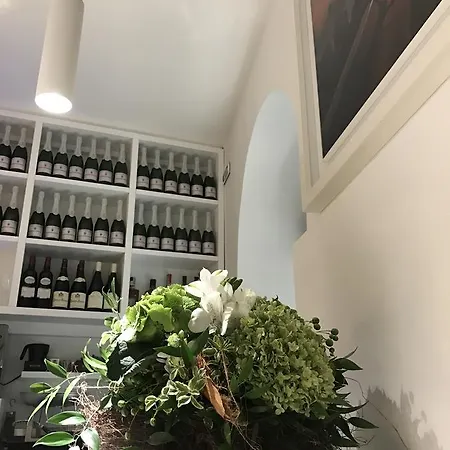Opera & Gourmet Bed & Breakfast 3*