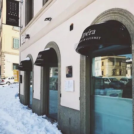 Opera & Gourmet Bed & Breakfast 3*